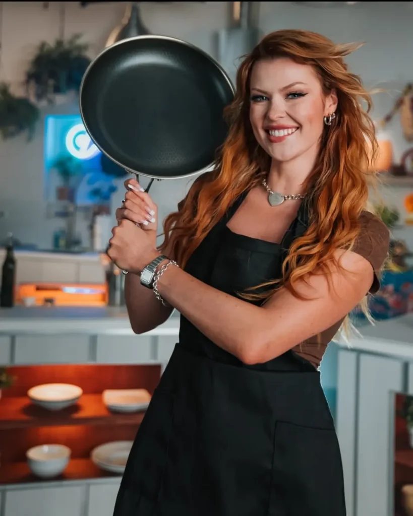 Who is Elly Clutch? Bio, Age, Height, Career & Net Worth 2026