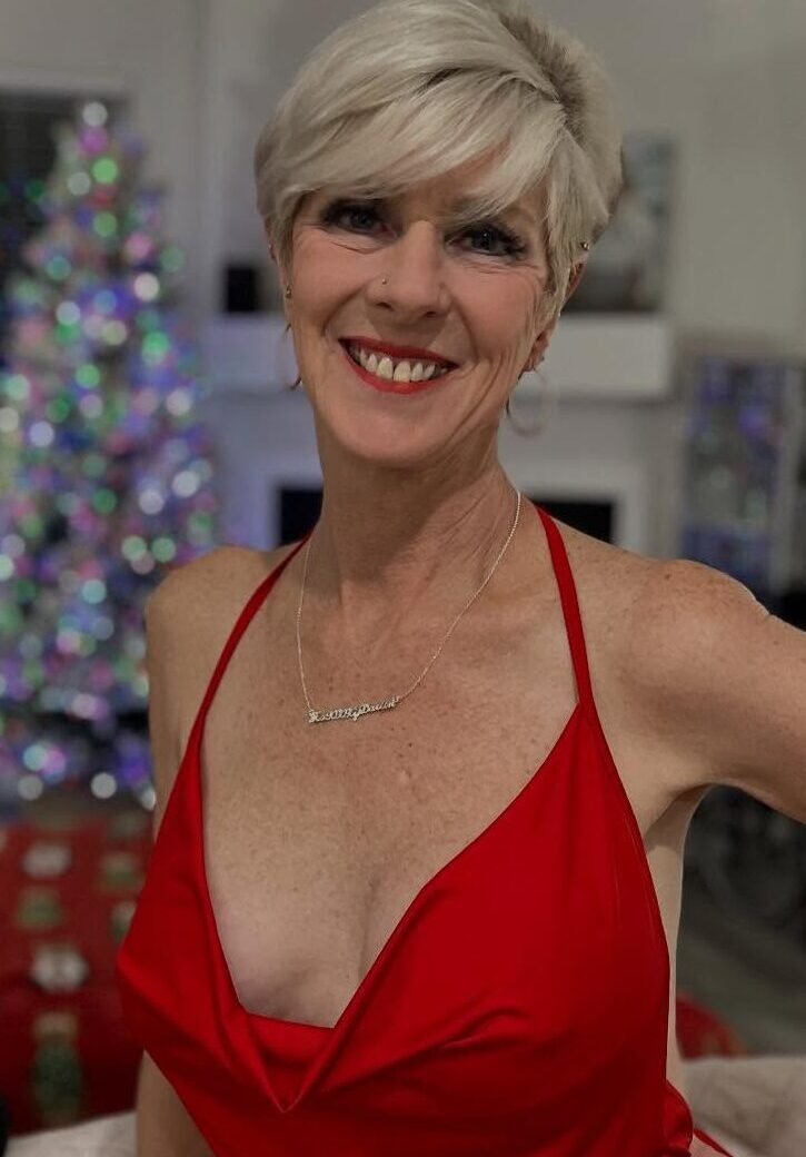 Who is Foxxxy Darlin? Bio, Age, Height, Career & Net Worth 2026