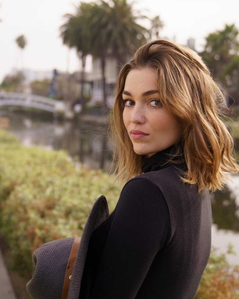 Who is Lili Simmons? Bio, Age, Career, Net Worth & More 2026