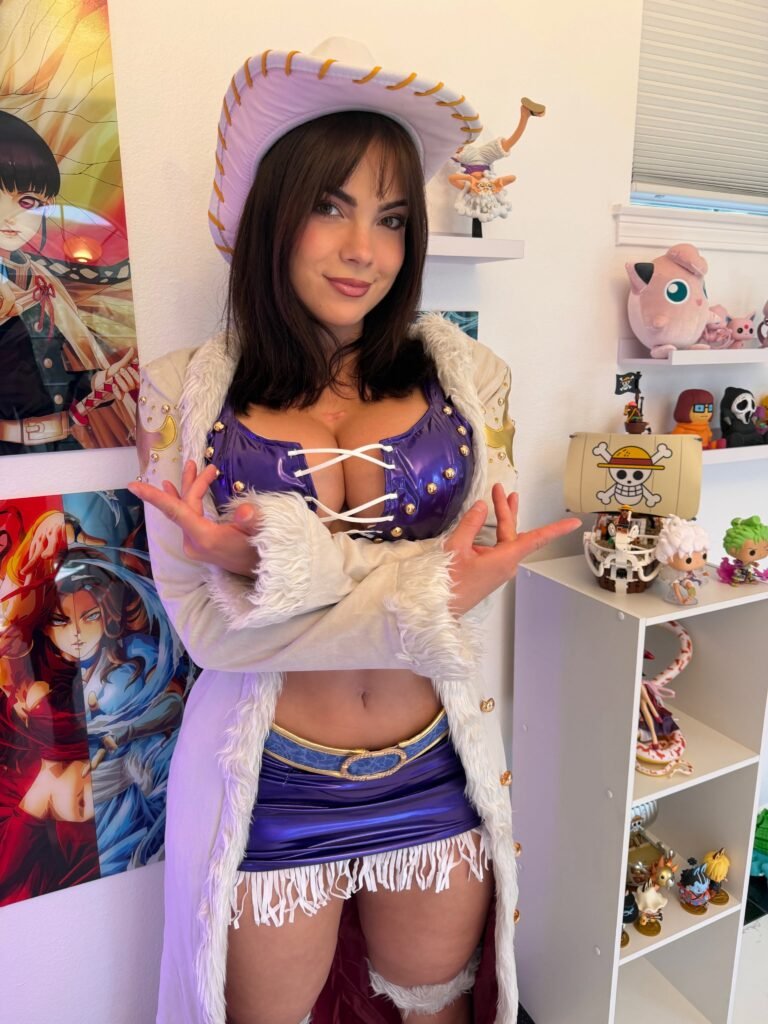 Who is Salome Munoz? Bio, Age, Net Worth, Family & Career 2026